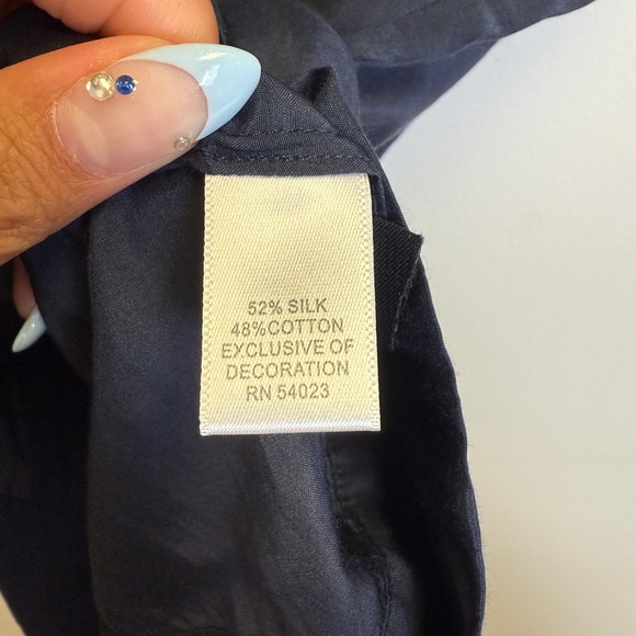 Banana Republic Navy Blue Top with Cream Detailing Size XS - Picture 3 of 4